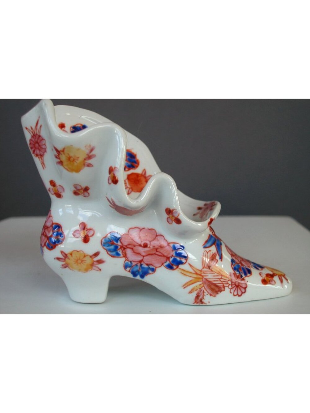 Vintage Porcelain Imari-style Ruffled Shoe Figurine